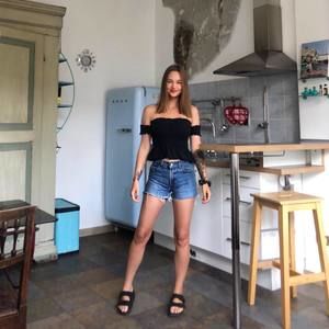 Meet your Posher, Hannah